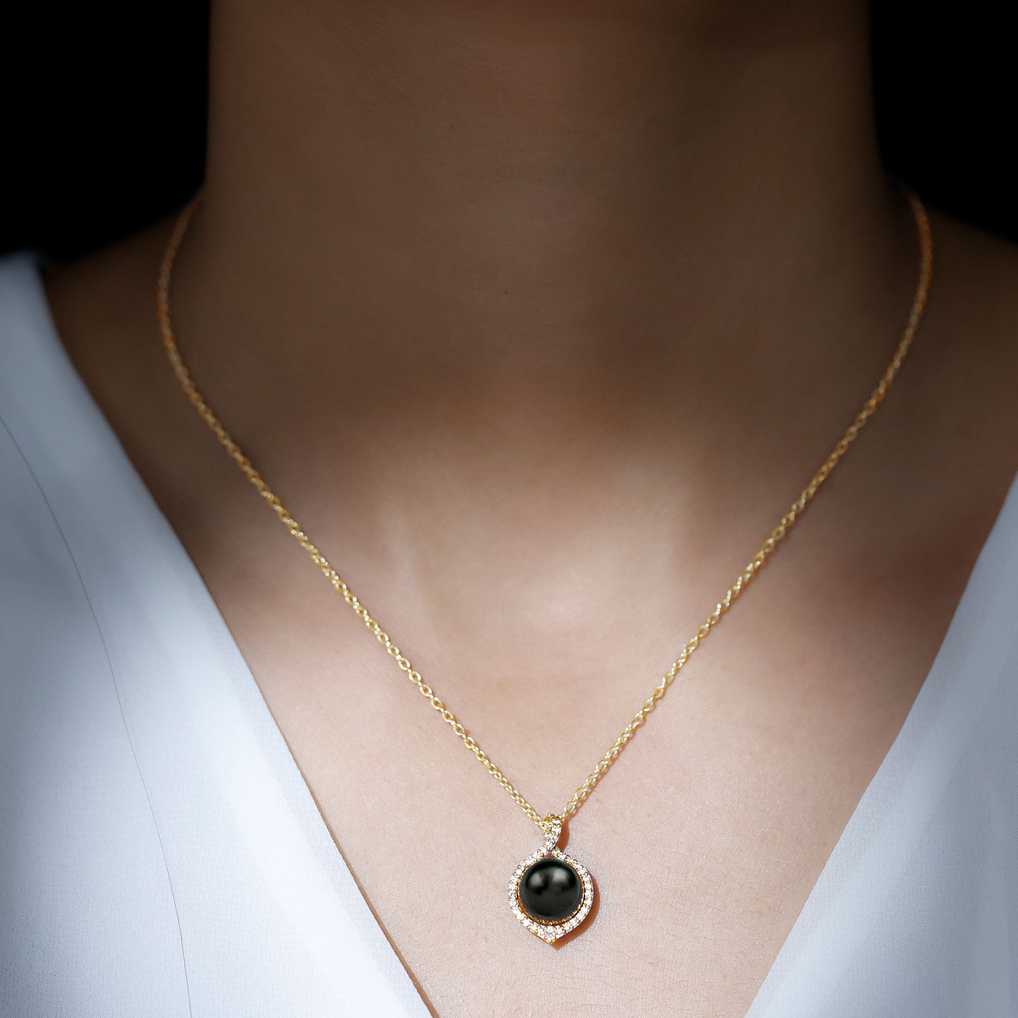 Minimal Black Pearl Pendant with Diamond Halo Tahitian pearl-AAAA Quality - Arisha Jewels